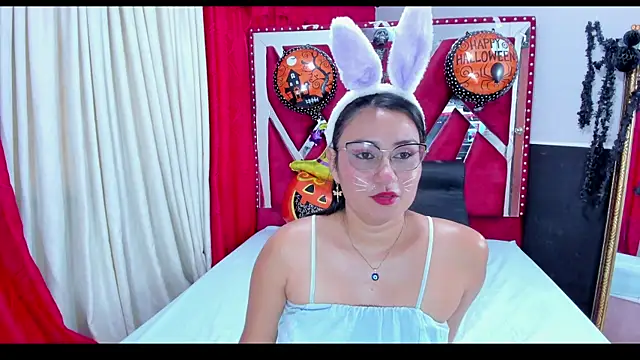 Snapshot of Luna021_1 chatting on October 20, 2025, 9:59 pm Luna021 1 online show from October 20, 2025, 9:59 pm