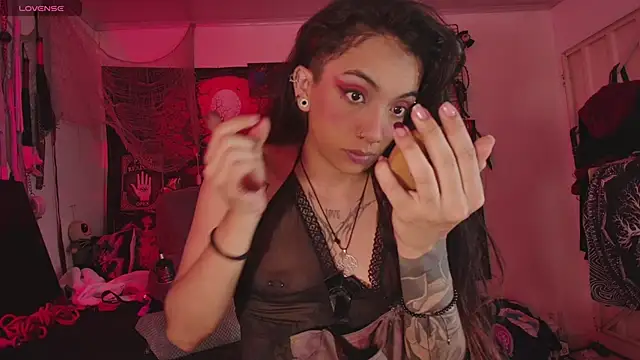 agathaaiko6 online show from April 2, 2026, 12:51 am