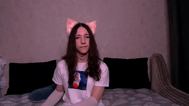 SilverMuse  online show from November 6, 2025, 6:45 pm