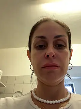 Snapshot of ainaht chatting on April 24, 2026, 7:32 am ainaht online show from April 24, 2026, 7:32 am
