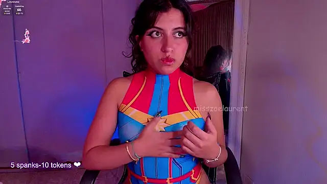 Snapshot of misszoelaurent chatting on October 31, 2025, 9:11 pm misszoelaurent online show from October 31, 2025, 9:11 pm