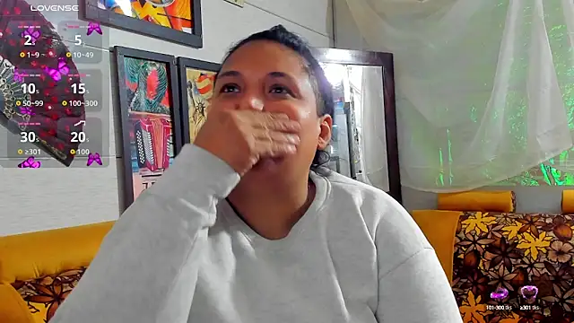 Snapshot of Girl_luna_ chatting on October 11, 2025, 5:36 pm Girl luna online show from October 11, 2025, 5:36 pm