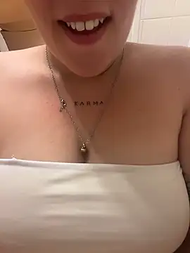 anonyme hot47 online show from April 25, 2026, 8:28 pm