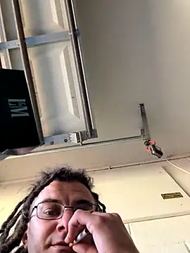 Clownboi17 online show from November 5, 2025, 5:38 pm