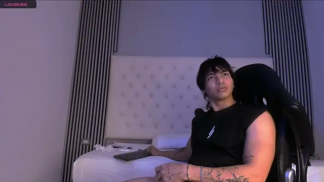 toji luxxer online show from November 15, 2025, 8:46 pm