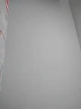 Snapshot of LaraStons chatting on November 10, 2025, 11:43 pm LaraStons online show from November 10, 2025, 11:43 pm