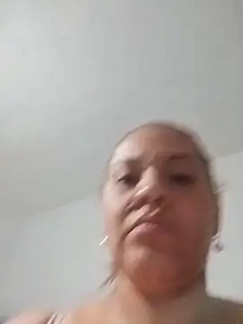 Snapshot of LaraStons chatting on November 6, 2025, 3:43 am LaraStons online show from November 6, 2025, 3:43 am