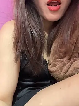 Snapshot of Moon_pusy chatting on December 2, 2025, 1:24 pm Moon pusy online show from December 2, 2025, 1:24 pm