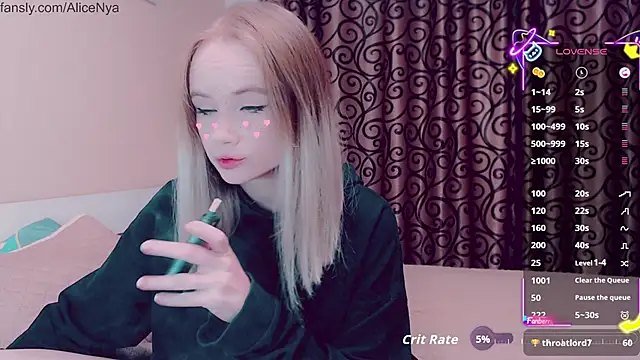 AliceNya cute online show from October 24, 2025, 4:55 am