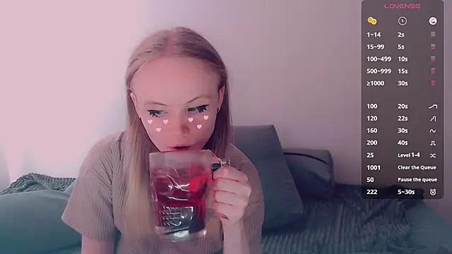 Snapshot of AliceNya_cute chatting on June 4, 2026, 5:56 am AliceNya cute online show from June 4, 2026, 5:56 am