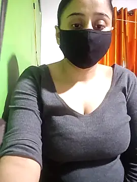 Snapshot of Romantic_couple89 chatting on December 14, 2025, 9:26 am Romantic couple89 online show from December 14, 2025, 9:26 am