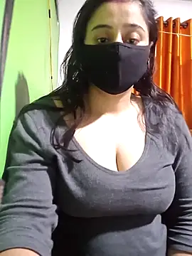 Snapshot of Romantic_couple89 chatting on December 15, 2025, 1:44 am Romantic couple89 online show from December 15, 2025, 1:44 am