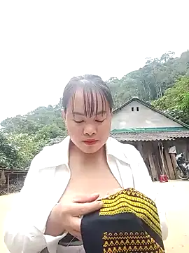 emilyzz online show from November 17, 2025, 1:42 am