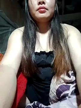 Snapshot of emilyzz chatting on May 3, 2026, 1:58 pm emilyzz online show from May 3, 2026, 1:58 pm