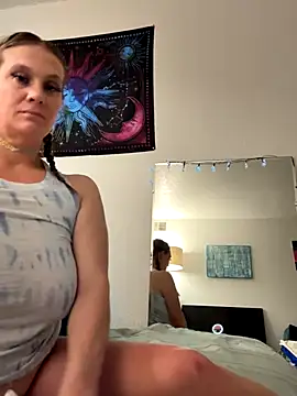 Ariasweetaspie online show from December 2, 2025, 7:43 am