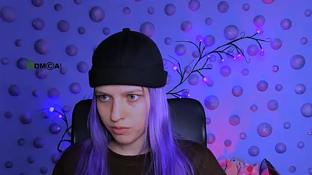 kaela spell  online show from April 20, 2026, 10:22 pm