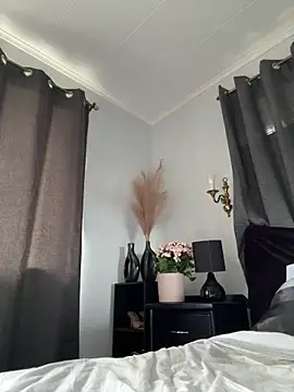 ZoeyJohnson online show from October 23, 2025, 7:12 pm