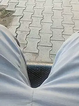 karandeep Bhagat online show from October 12, 2025, 3:52 am