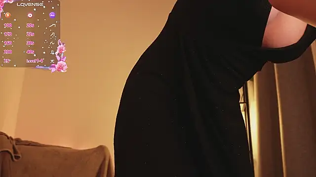 Snapshot of KarenSmitht chatting on March 15, 2026, 1:51 pm KarenSmitht online show from March 15, 2026, 1:51 pm