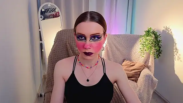 Snapshot of KarenSmitht chatting on April 10, 2026, 4:47 pm KarenSmitht online show from April 10, 2026, 4:47 pm