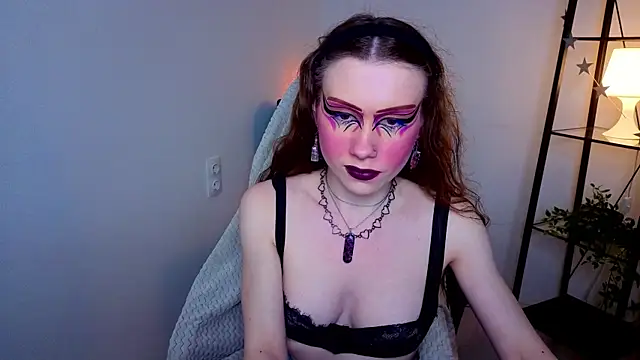 Snapshot of KarenSmitht chatting on April 1, 2026, 4:26 pm KarenSmitht online show from April 1, 2026, 4:26 pm