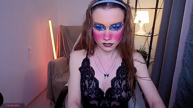 Snapshot of KarenSmitht chatting on April 15, 2026, 7:58 pm KarenSmitht online show from April 15, 2026, 7:58 pm