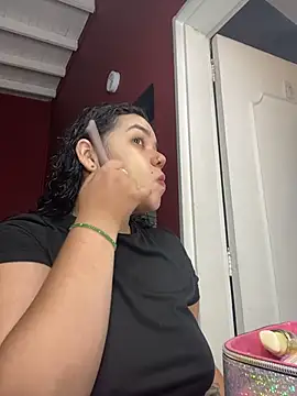 krisstenSantos online show from October 25, 2025, 12:17 pm