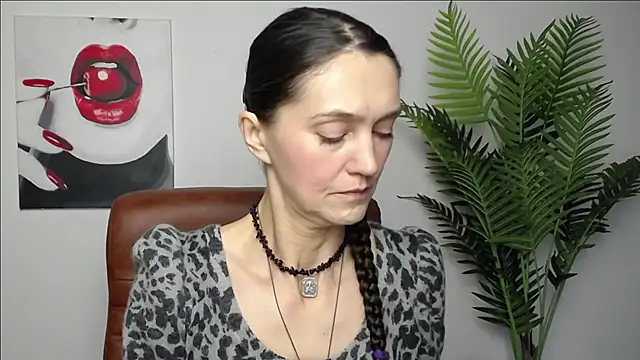 Snapshot of TayaFinch chatting on January 12, 2026, 1:29 pm TayaFinch online show from January 12, 2026, 1:29 pm