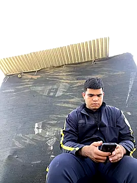 Snapshot of KINGG_44 chatting on November 13, 2025, 8:35 pm KINGG 44 online show from November 13, 2025, 8:35 pm