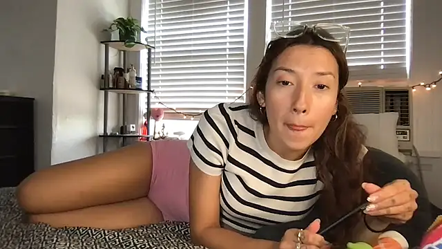 Snapshot of yoursweetestlilly chatting on September 21, 2025, 11:32 pm yoursweetestlilly online show from September 21, 2025, 11:32 pm