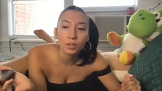 Snapshot of yoursweetestlilly chatting on April 29, 2026, 5:30 pm yoursweetestlilly online show from April 29, 2026, 5:30 pm