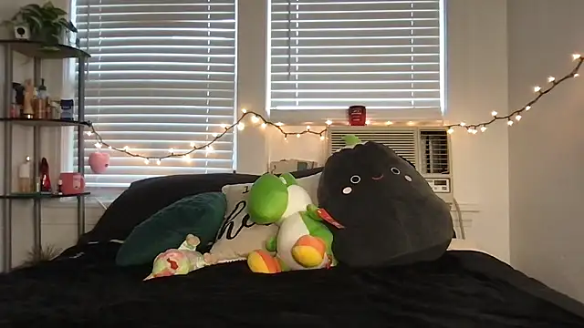 Snapshot of yoursweetestlilly chatting on November 14, 2025, 4:10 pm yoursweetestlilly online show from November 14, 2025, 4:10 pm