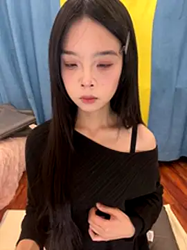 Snapshot of qiqi_x chatting on December 2, 2025, 1:57 pm qiqi x online show from December 2, 2025, 1:57 pm