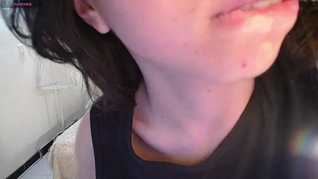 alllyson  online show from November 5, 2025, 7:50 pm