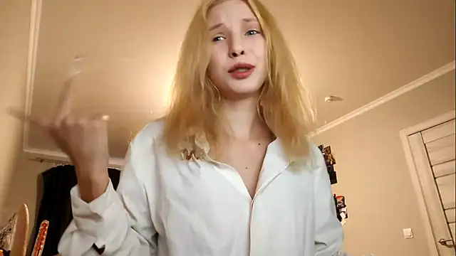 Snapshot of Fafa_Fluff chatting on September 26, 2025, 3:19 pm Fafa Fluff online show from September 26, 2025, 3:19 pm