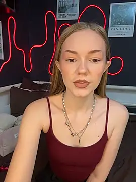 MilaMoone online show from February 15, 2026, 11:09 am