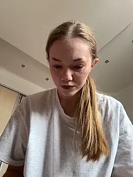 MilaMoone online show from February 13, 2026, 10:59 am