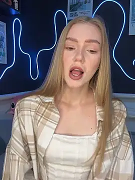 MilaMoone online show from October 30, 2025, 10:46 am