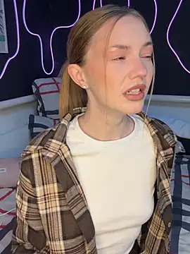 MilaMoone online show from February 4, 2026, 10:54 am