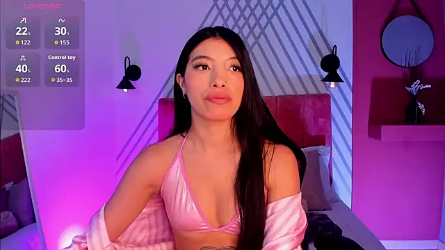 Tiffany Low online show from September 25, 2025, 2:12 pm