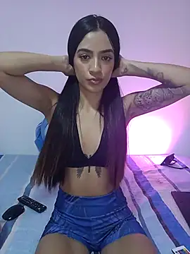 Snapshot of MiQeilaSweet chatting on November 21, 2025, 9:47 pm MiQeilaSweet online show from November 21, 2025, 9:47 pm