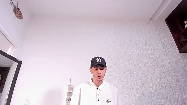 Snapshot of j_martony chatting on November 15, 2025, 12:09 pm j martony online show from November 15, 2025, 12:09 pm