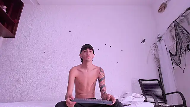 Snapshot of j_martony chatting on November 5, 2025, 1:14 pm j martony online show from November 5, 2025, 1:14 pm