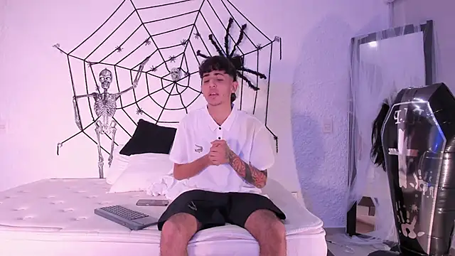 Snapshot of j_martony chatting on October 27, 2025, 12:17 pm j martony online show from October 27, 2025, 12:17 pm