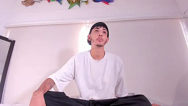 Snapshot of j_martony chatting on November 20, 2025, 12:17 pm j martony online show from November 20, 2025, 12:17 pm