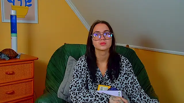 AnneAvery online show from November 28, 2025, 6:24 am