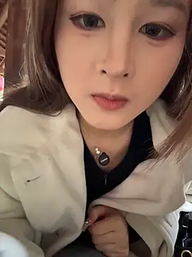 Snapshot of yuki_june chatting on February 11, 2026, 8:58 am yuki june online show from February 11, 2026, 8:58 am