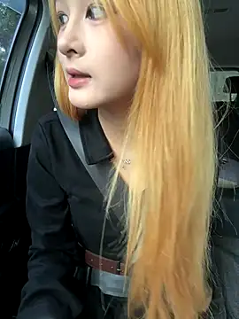 yuki june online show from October 22, 2025, 8:47 am