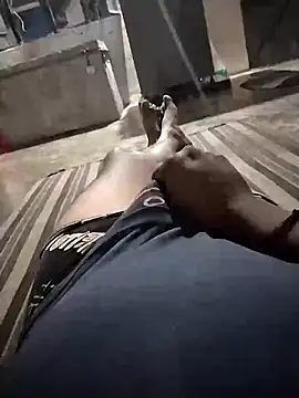 Snapshot of samsharma- chatting on October 9, 2025, 3:01 pm samsharma- online show from October 9, 2025, 3:01 pm