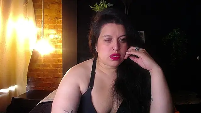 Snapshot of Andrea_secret_ chatting on April 6, 2026, 2:18 pm Andrea secret online show from April 6, 2026, 2:18 pm